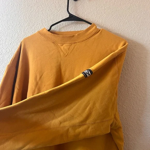 Reebok Mustard Crewneck - Picture 5 of 8